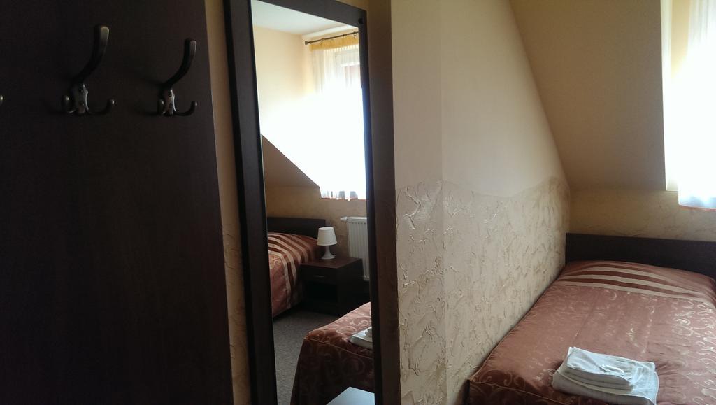 Hotel & Restauracja Okraglak เคนชินี ห้อง รูปภาพ